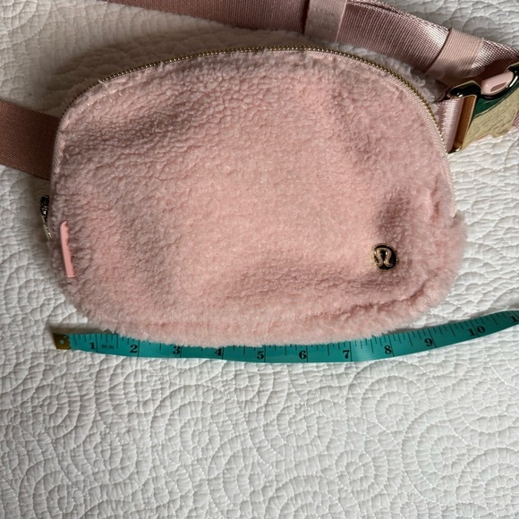 Lululemon Athletica Soft Pink Crossbody Bag - Picture 10 of 12
